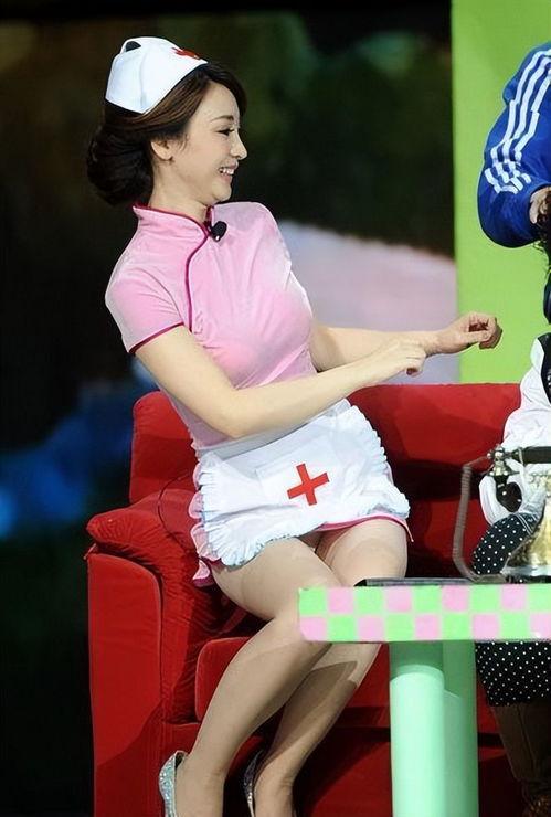 柳岩丝袜春晚,柳岩丝袜造型引发热议