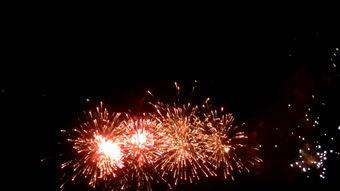 视频拍烟花,光影盛宴映照岁月流转